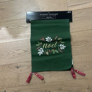 Robert Stanley 'Noel' Green Holiday Table Runner